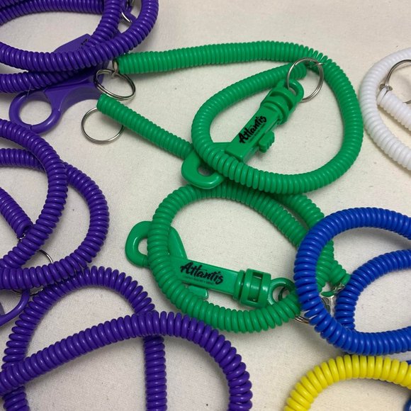 Lot of 8 Vintage Casino Lanyard Keychains - Circus Circus Atlantis & Peppermill - Picture 2 of 4